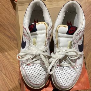 WMNS NIKE DUNK LOW, Size 7.5, White/Obsidian-Sport Red